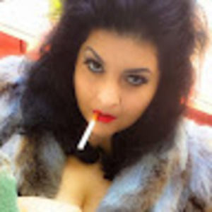 Meet your Posher, Dahlia